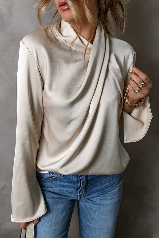 Leyla | Elegante satijnen blouse met gekruiste voorkant
