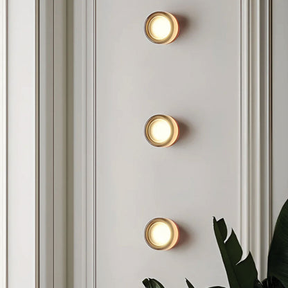 LumiGlow – Strakke Dimple Wandlamp voor Hedendaagse Interieurs